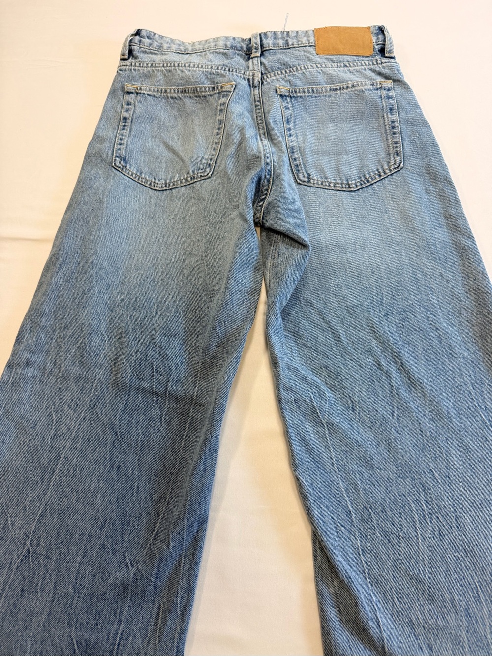 H&M Divided Light Wash Wide Leg Baggy Jeans Size 6 - Picture 4 of 10
